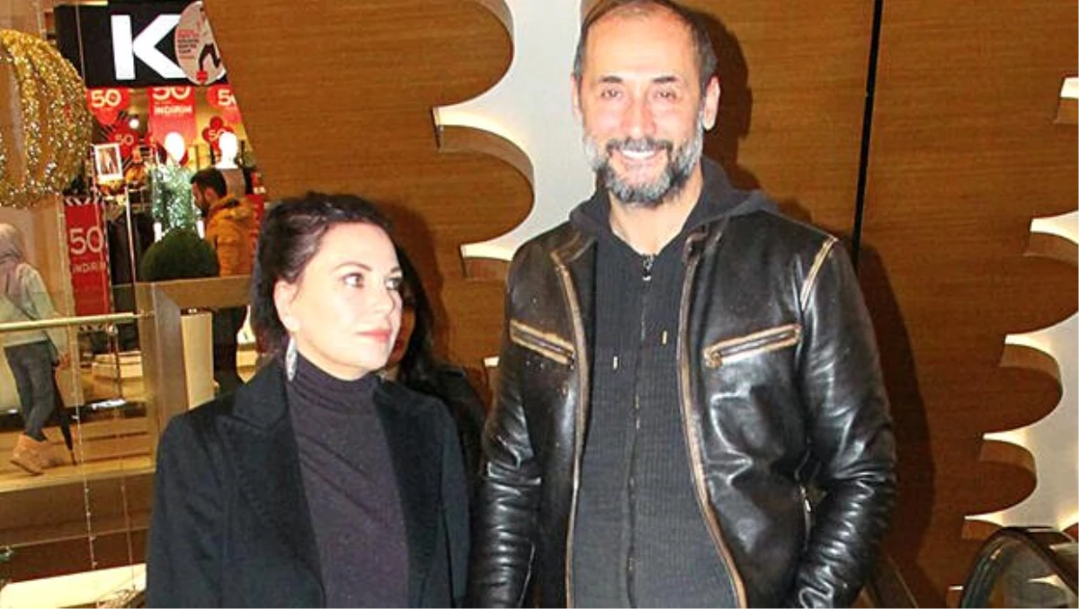 Şenay Gürler ile Semih Saygıner el ele alışverişte