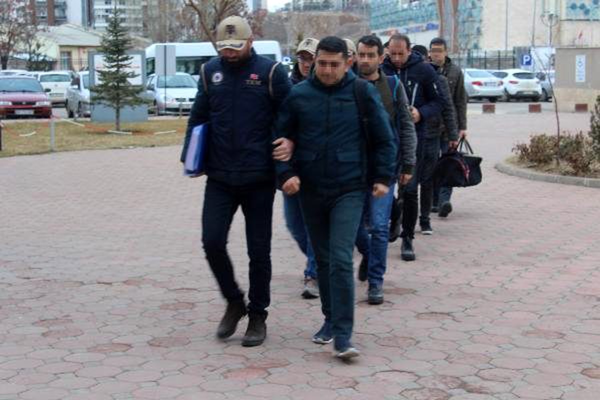Sivas merkezli 5 ilde FETÖ operasyonu: 5 gözaltı