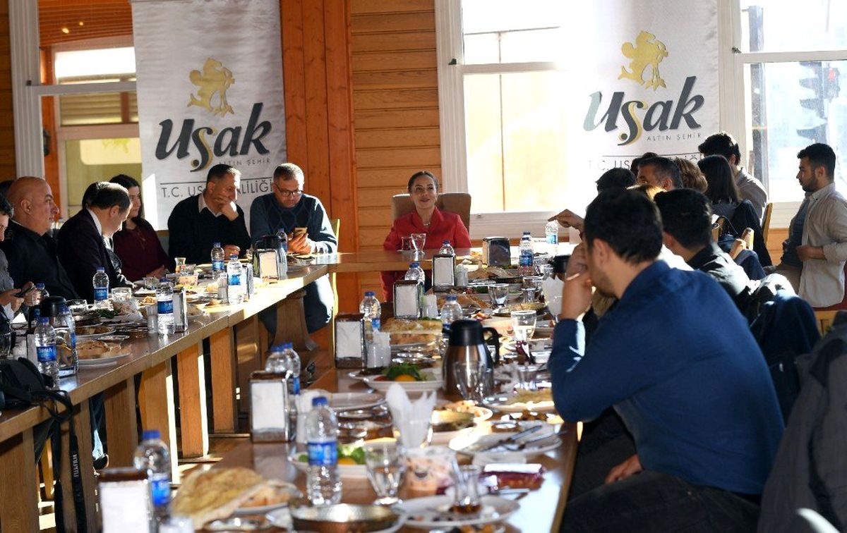 Uşak Valisi \'Çalışan Gazeteciler Günü\'nde basın mensuplarını ağırladı