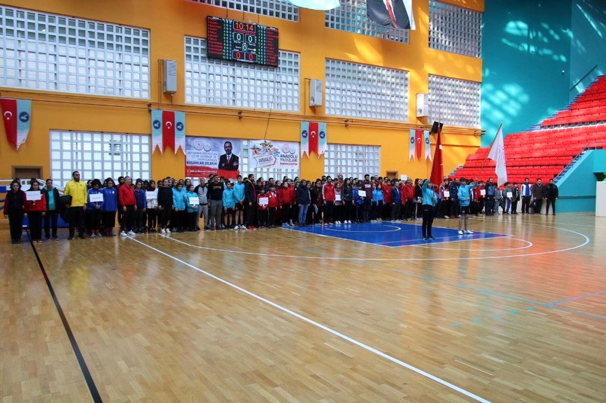 Van\'da ANALİG Voleybol Çeyrek Final müsabakaları başladı