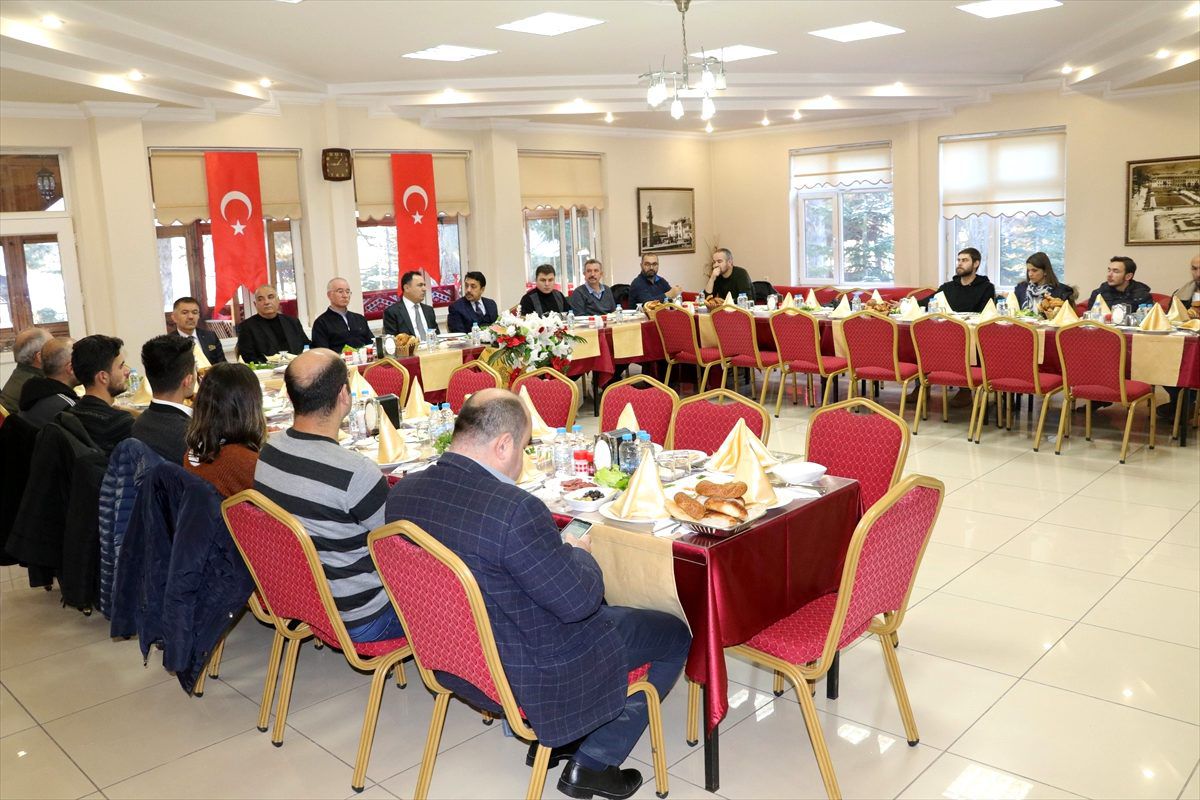 Yozgat Valisi Kadir Çakır gazetecilerle bir araya geldi