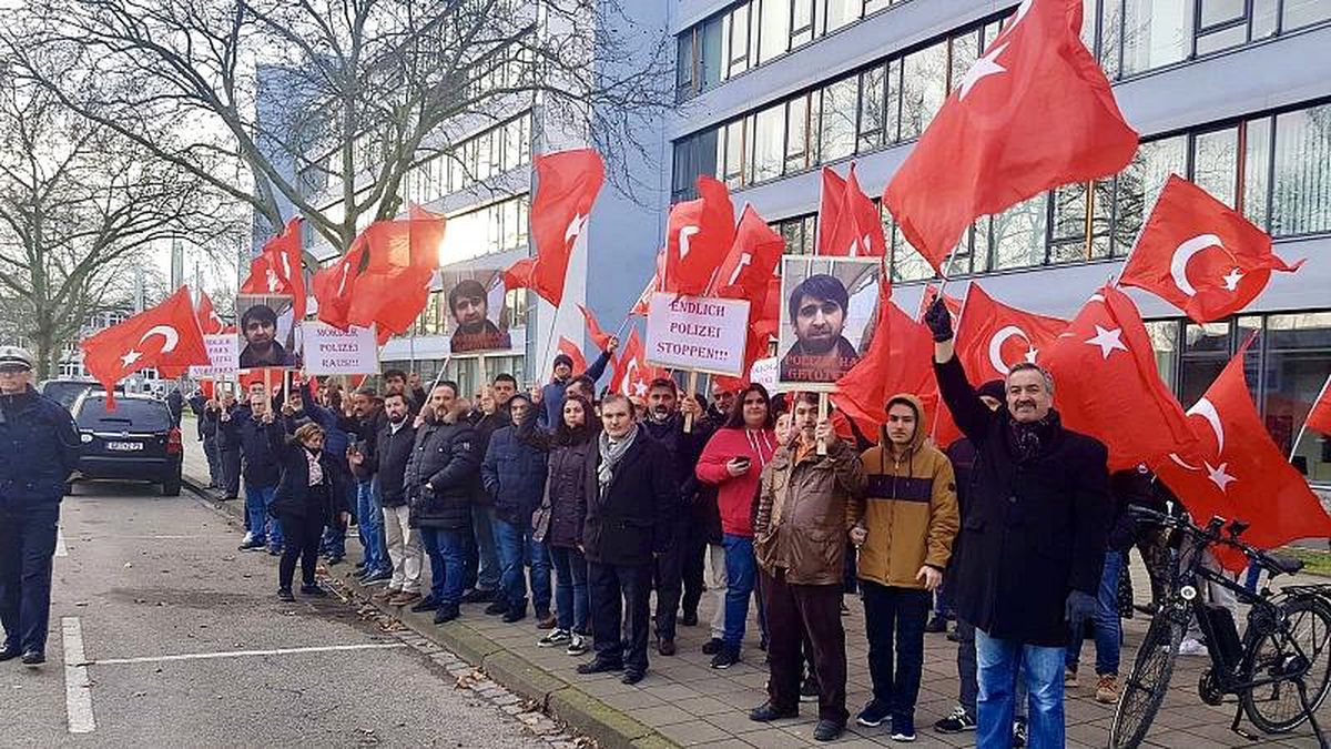 Almanya\'da polisin bir Türk vatandaşını öldürmesi protesto edildi