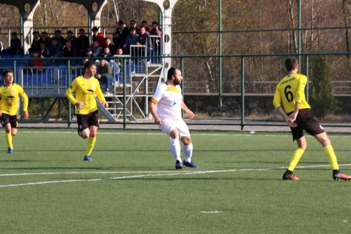 Aynı takımda hem futbolcu hem yönetici hem de fotoğrafçı