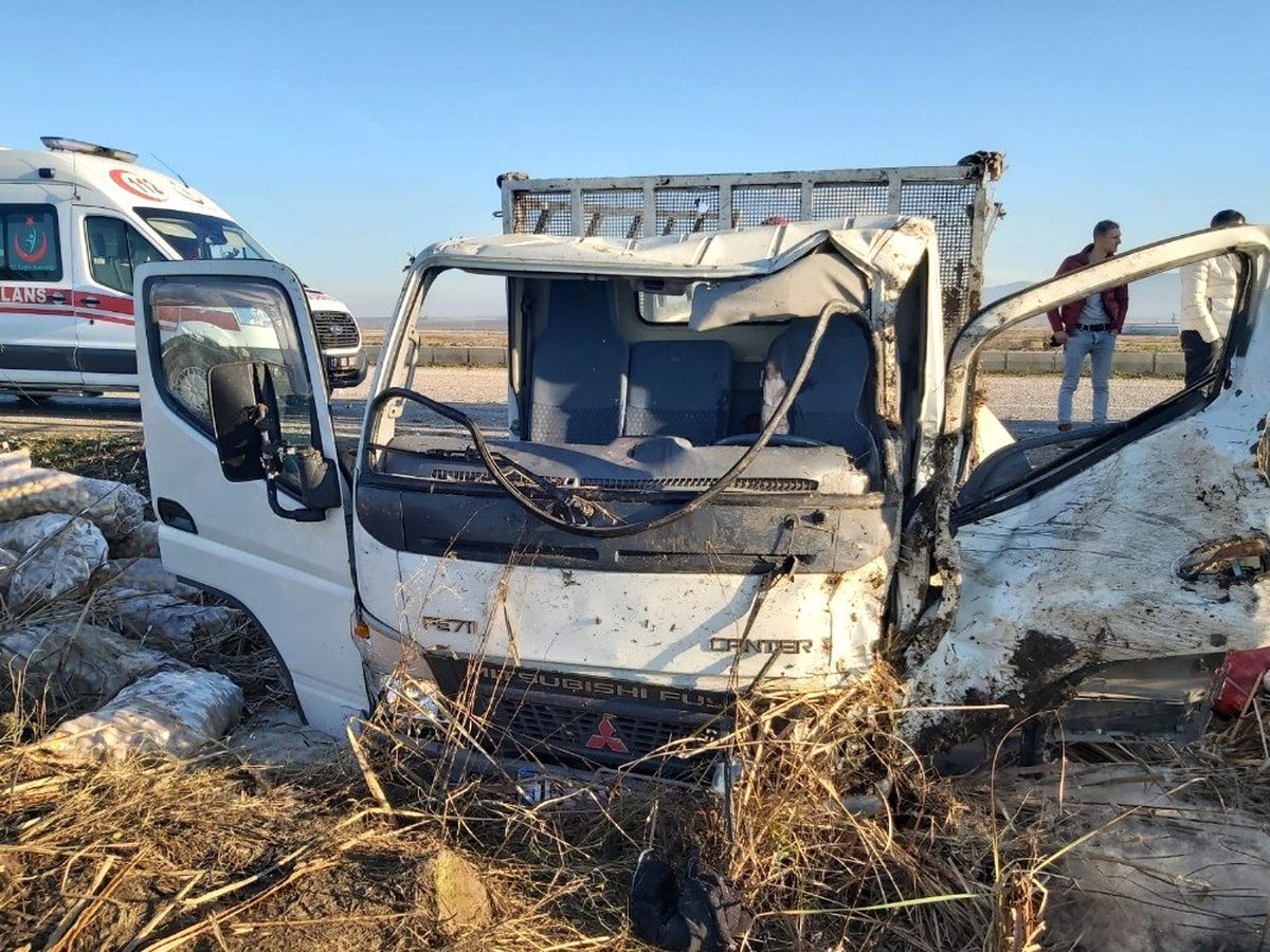 Balıkesir\'de trafik kazası: 1 ölü, 3 yaralı