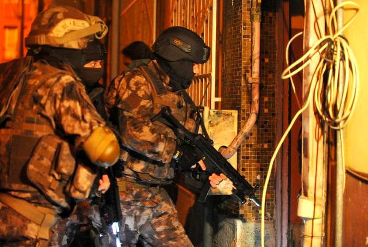 Bursa\'da FETÖ\'nün \'askeri mahrem\' yapılanmasında yakalanan 71 kişi tutuklandı
