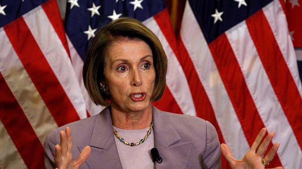 Demokrat lider Pelosi: Trump\'a yönelik azil maddelerini Senato\'ya yolluyoruz
