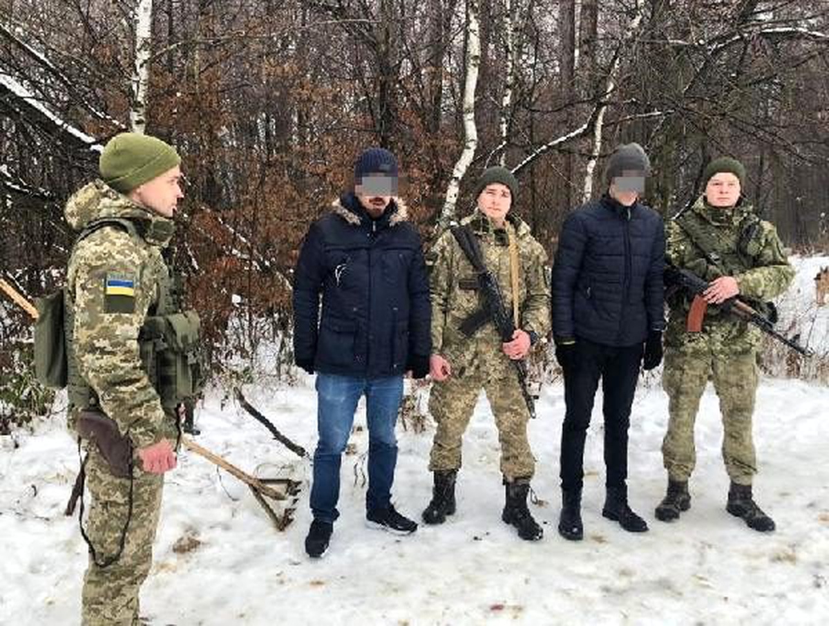 İki Türk, Ukrayna\'dan Slovakya\'ya kaçak geçmeye çalışırken yakalandı