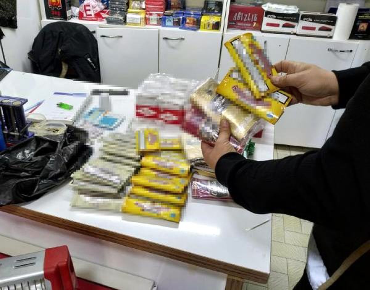 İzmir\'de, kaçak tütün operasyonu