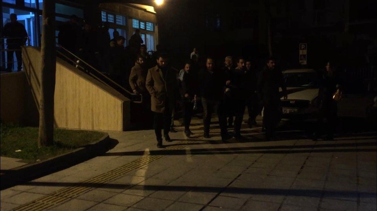 İzmir\'de zehir tacirlerine darbe: 10 kişi tutuklandı