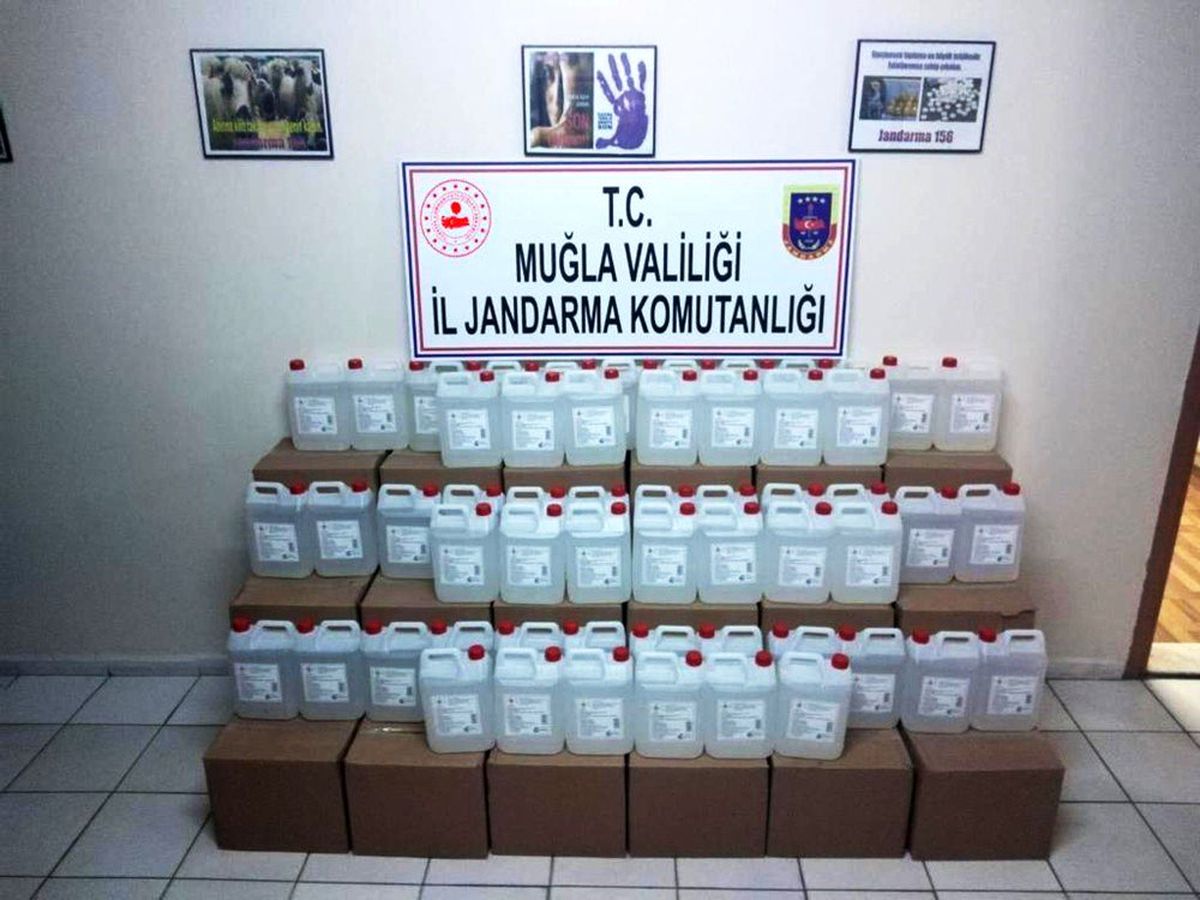 Kaçak alkol yapımında kullanılacak etil alkol ele geçirildi