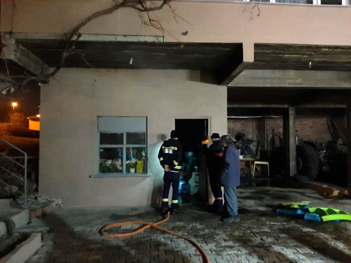 Kazan dairesindeki yangın paniğe sebep oldu