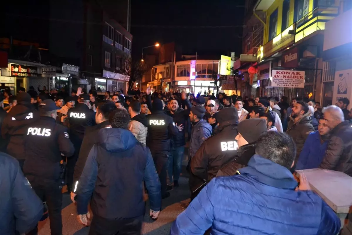 Lüleburgaz\'da çıkan silahlı kavgada 1\'i polis 2 kişi yaralandı