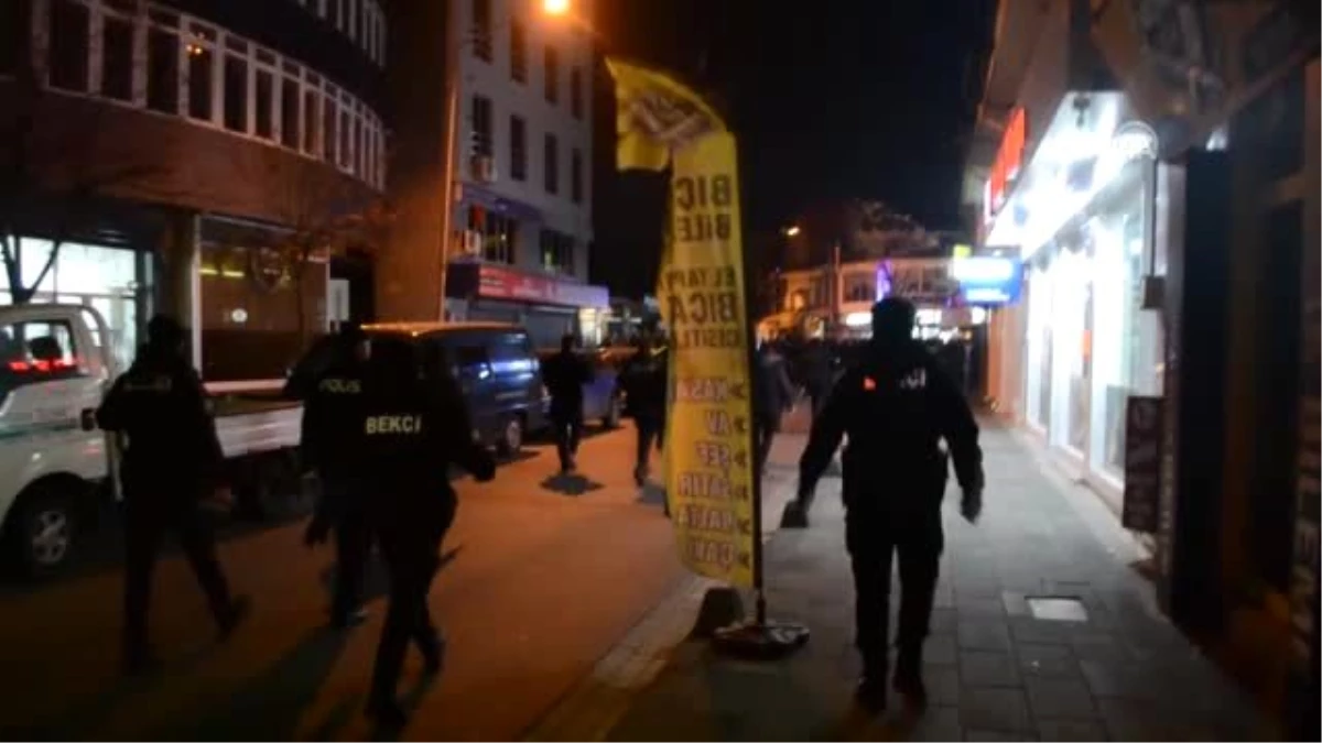 Lüleburgaz\'da çıkan silahlı kavgada 1\'i polis 2 kişi yaralandı - KIRKLARELİ