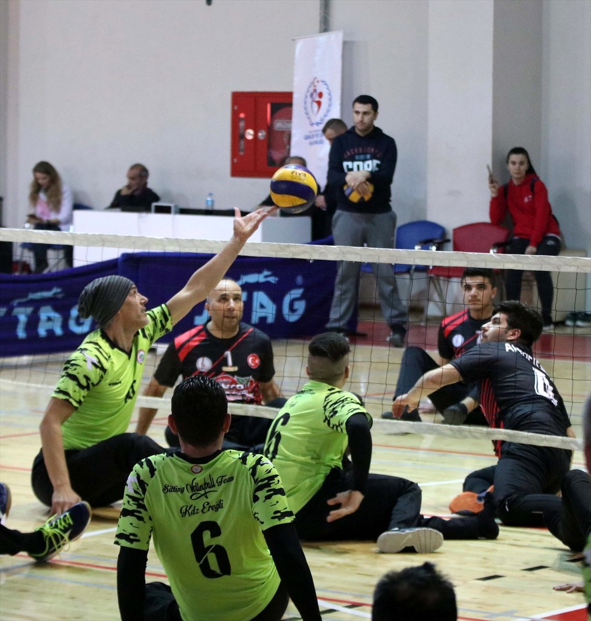 Oturarak Voleybol Süper Lig\'de 1. etap müsabakaları Bolu\'da başladı