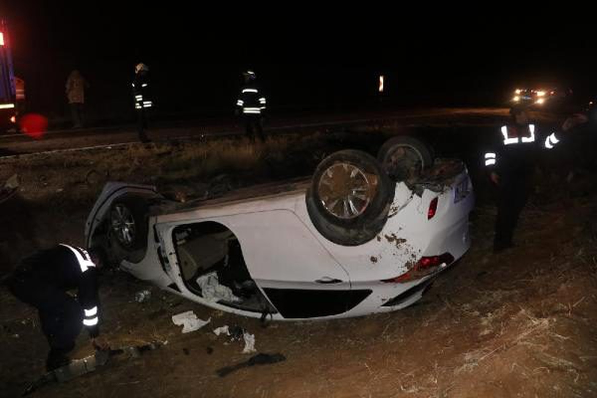 Polis aracına çarpan otomobil takla attı: 2\'si polis, 4 yaralı