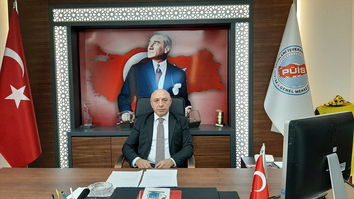 PÜİS Başkanı Okumuş: "Şarj üniteleri akaryakıt istasyonlarında kurulmalı"