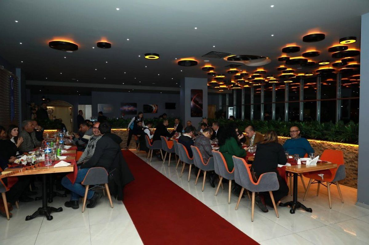 Rektör Çomaklı, gazetecilerle yemekte buluştu
