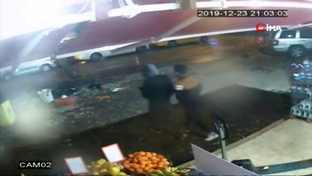 Sahte polis gerçek polislere yakalandı