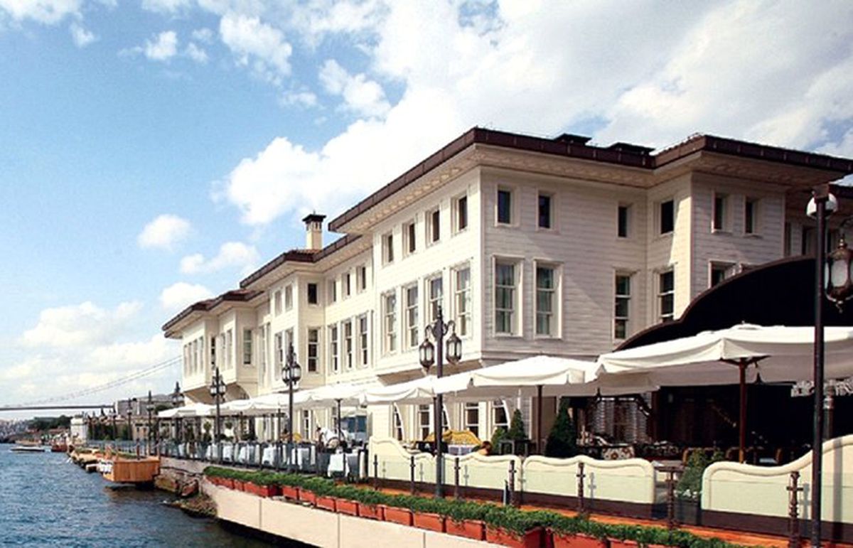 Satışa çıkacak olan Les Ottomans Otele İzmirli iş adamı Uğur Özkan talip oldu
