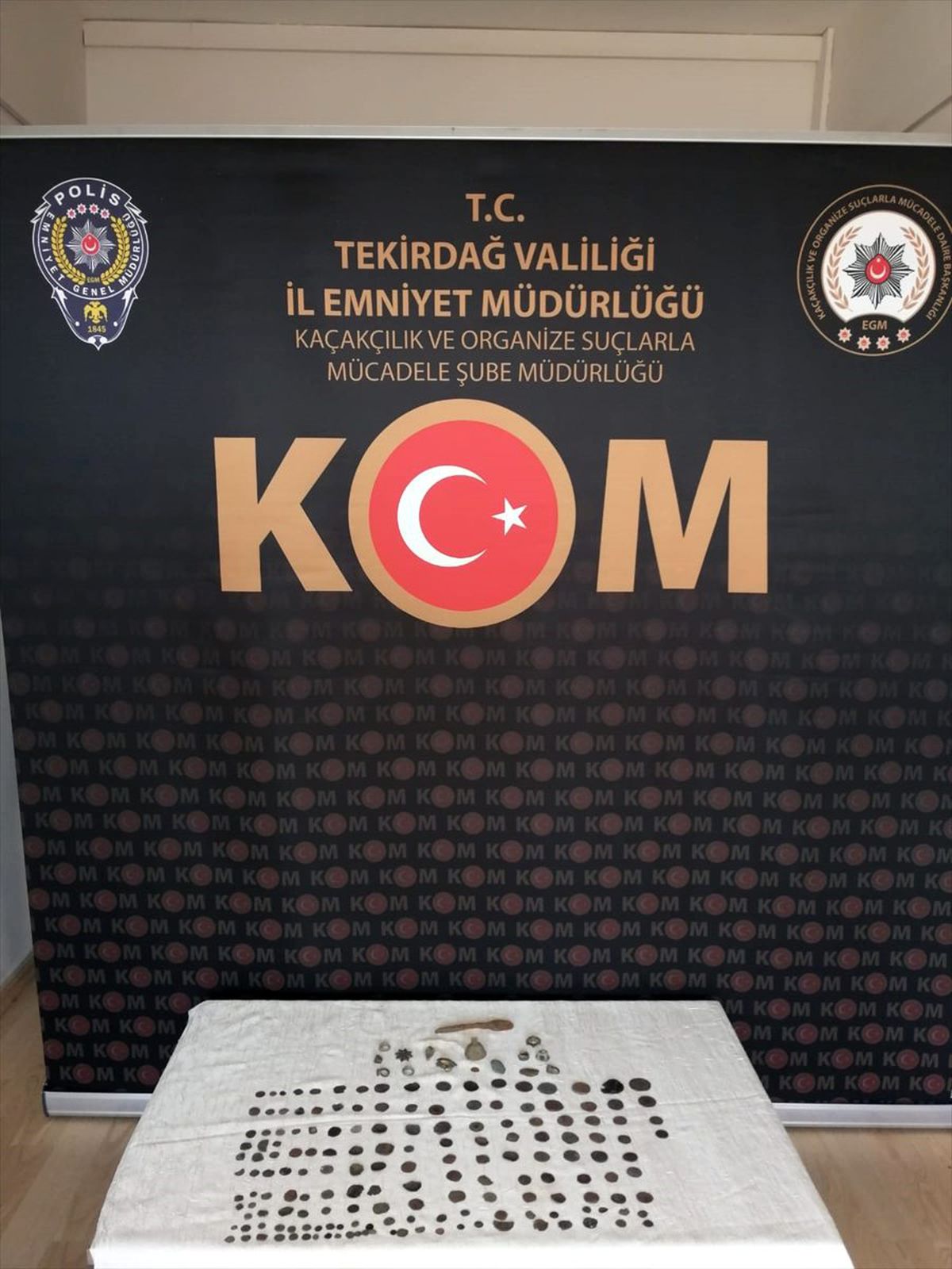 Tekirdağ\'da otomobilde 171 sikke ele geçirildi