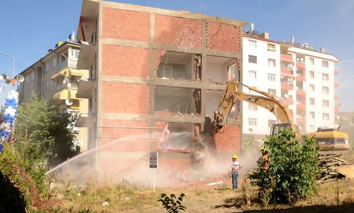 Tokat\'ta 7 yılda 2 bin 19 riskli bina, 138 iş yeri yıkıldı