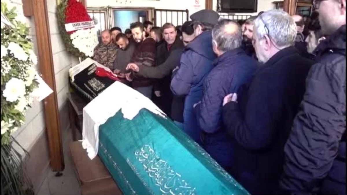 Ümraniye\'deki trafik kazasında hayatını kaybeden çiftin cenazesi toprağa verildi