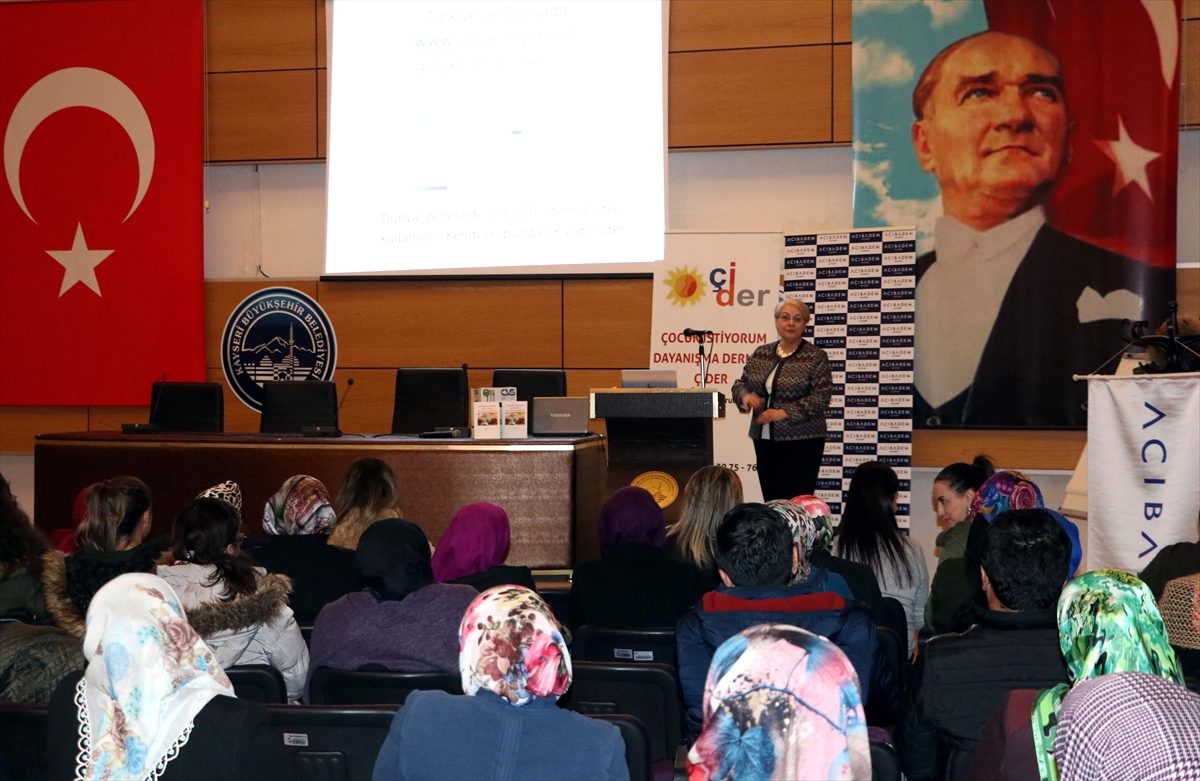 42\'sinde anne oldu, başka insanlar için 19 yıldır yollarda