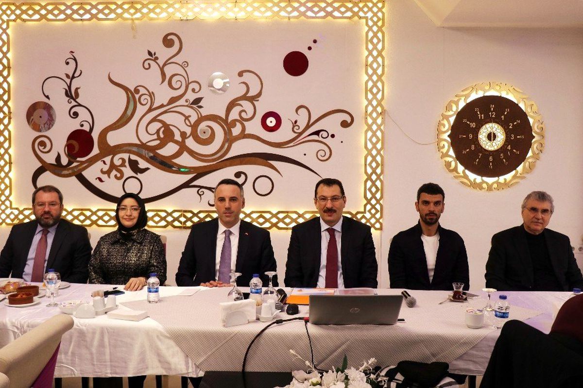 AK Parti Genel Başkan Yardımcısı Yavuz\'dan bin yataklı hastane müjdesi
