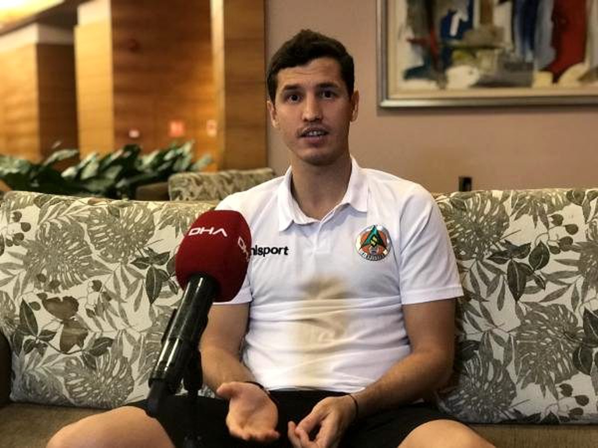 Alanyasporlu futbolcu Salih Uçan: Formayı vermeden devam etmek isterim
