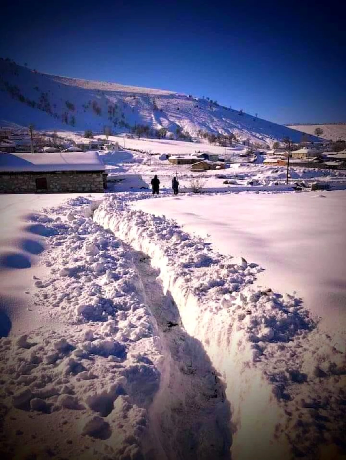 Bu köyde kar kalınlığı yarım metreyi geçti