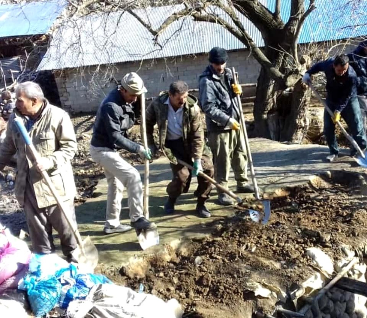Derecik\'teki 70 yıllık su değirmeni yeniden onarılıyor