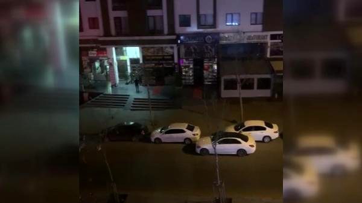 Esenyurt\'ta iki grup arasında çıkan bir kişinin öldüğü silahlı kavga kamerada