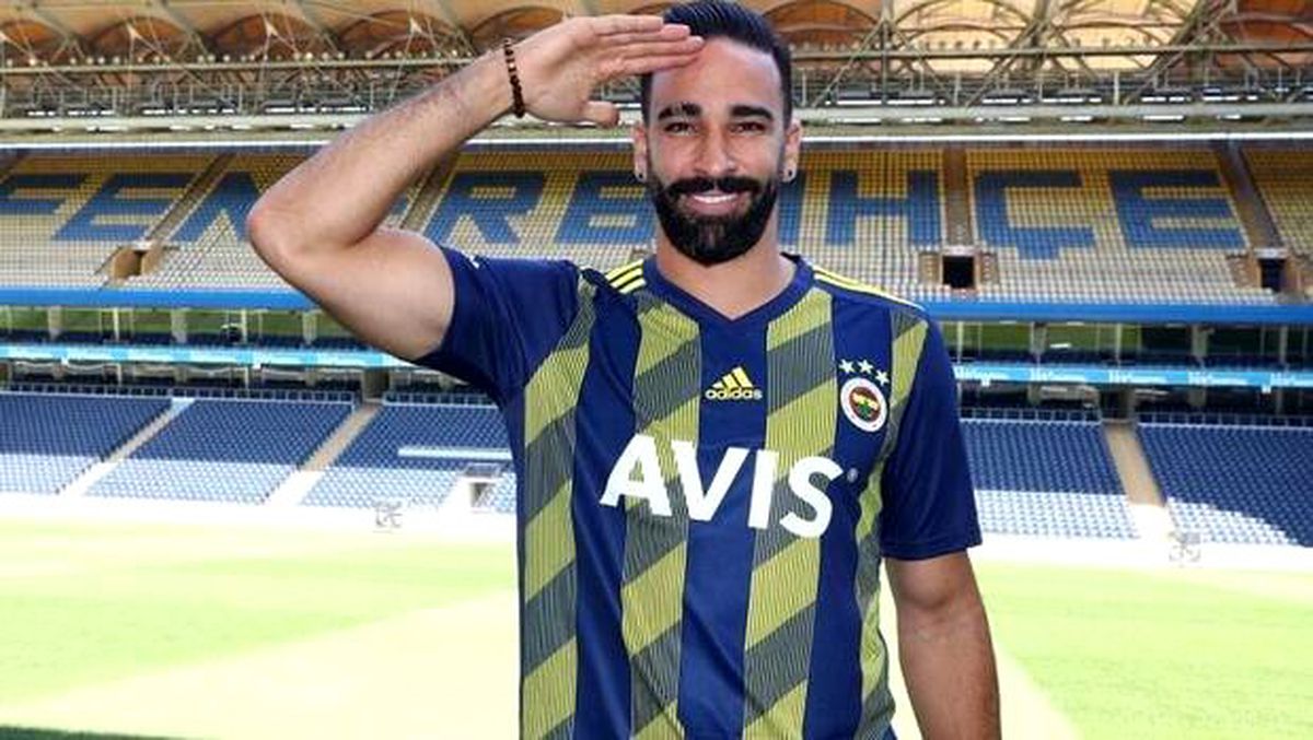 Fenerbahçe\'de Adil Rami\'ye 4 talip çıktı