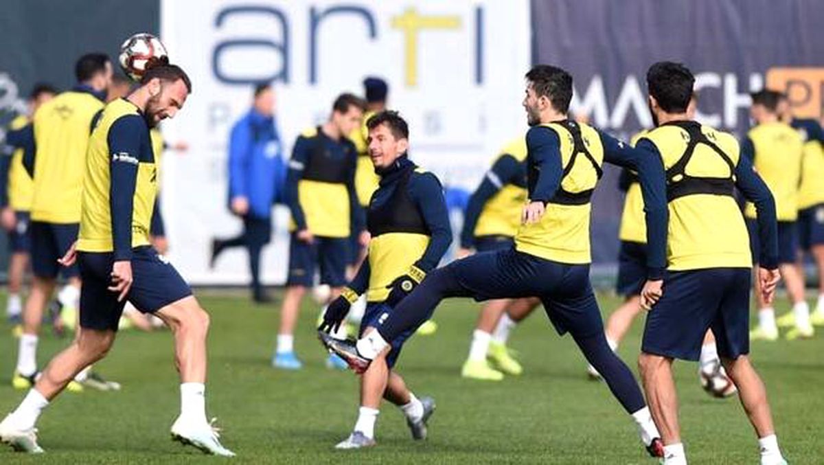 Fenerbahçe\'nin Antalya kampı sürüyor