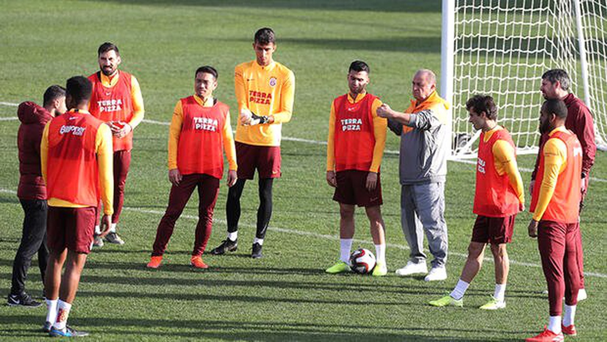 Galatasaray\'da Falcao ve Seri antrenmana katılmadı