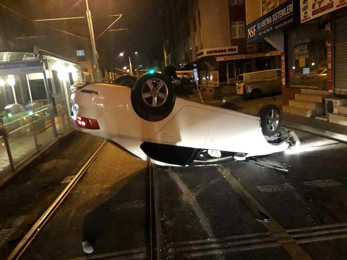 Güngören\'de trafik kazası: 2 yaralı