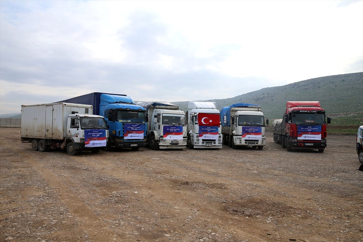 İyilik-Der\'den, Türkiye sınırına göç eden Suriyelilere insani yardım