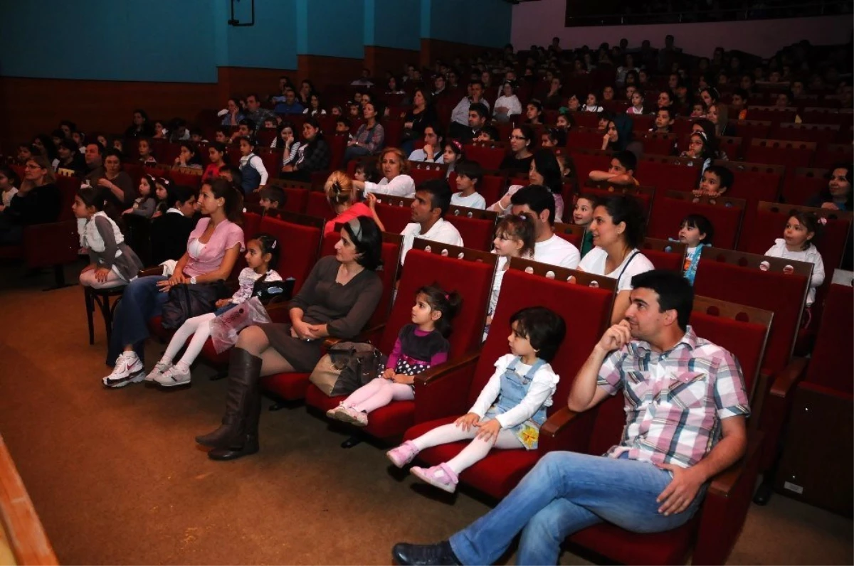 İzmir\'de çocuklara tatil sineması