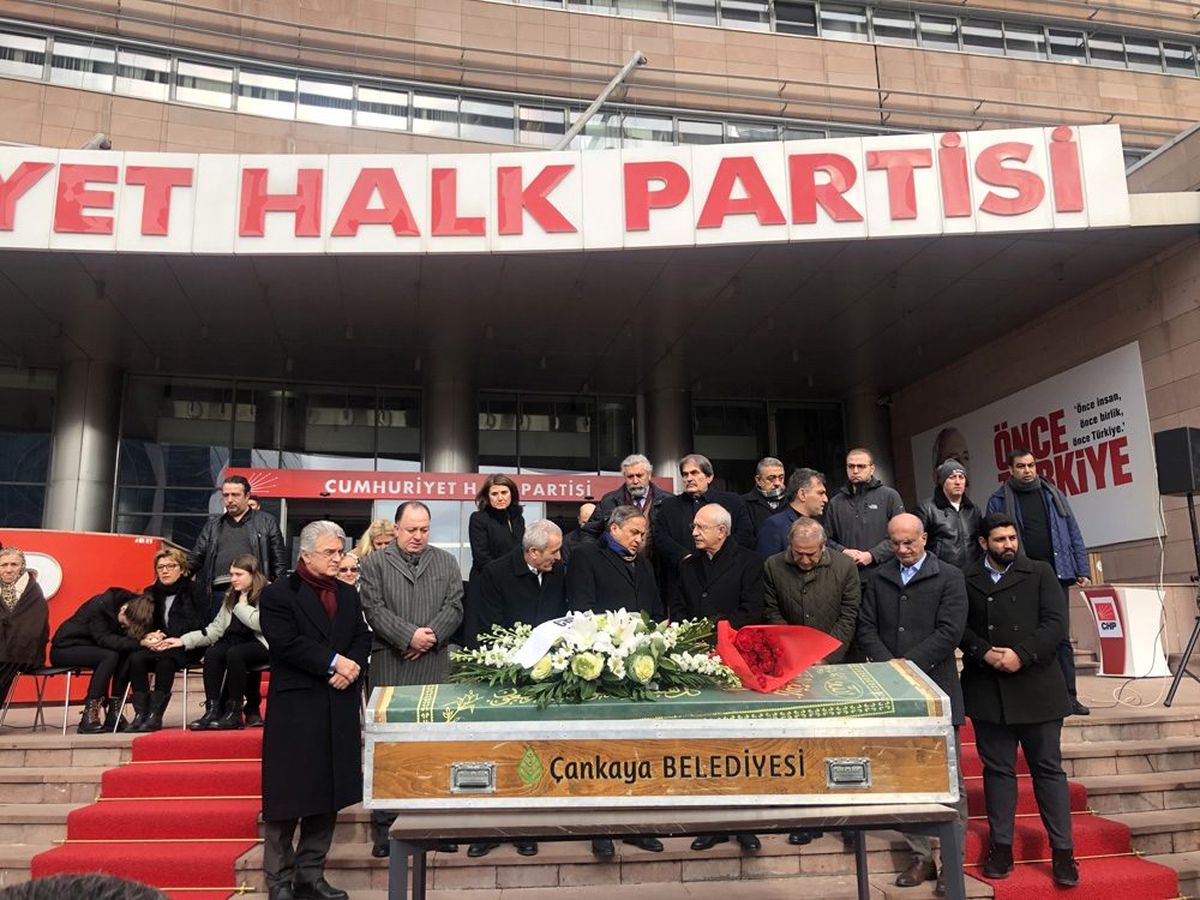 Kılıçdaroğlu CHP\'li danışman Coşkun için düzenlenen törene katıldı