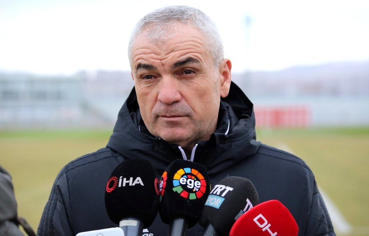 Rıza Çalımbay: "İki oyuncu daha alacağız"