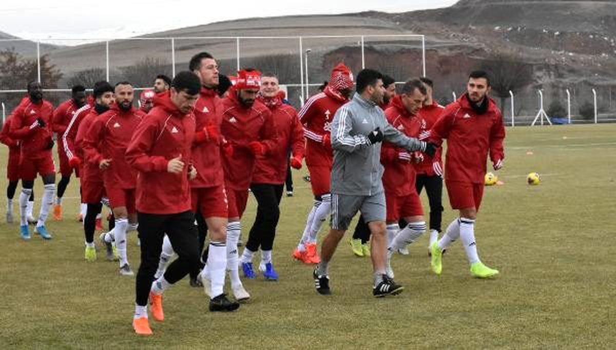 Rıza Çalımbay: Yasin Öztekin\'in iyi işler yapacağına inanıyoruz