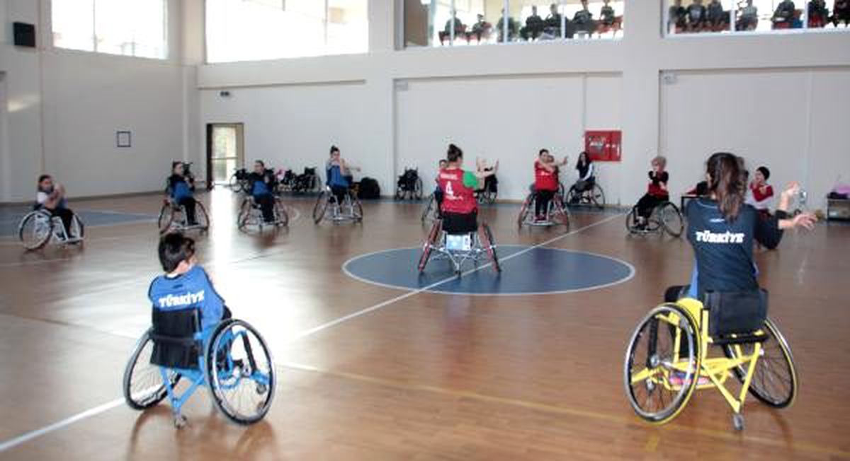 Tekerlekli sandalye basketbol kadın milli takımları Antalya\'da kamp yapıyor