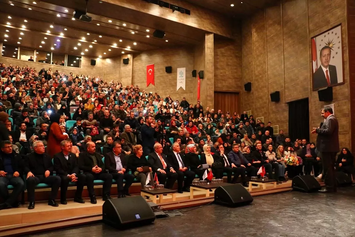 Tekirdağ\'da "Can Veren Pervaneler" konferansı