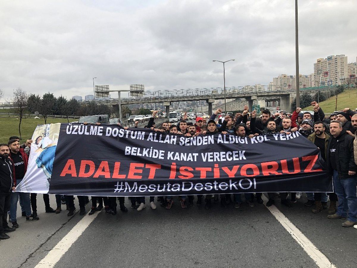 Yoğun bakımda hayat mücadelesi veren arkadaşları için TEM\'i kapattılar