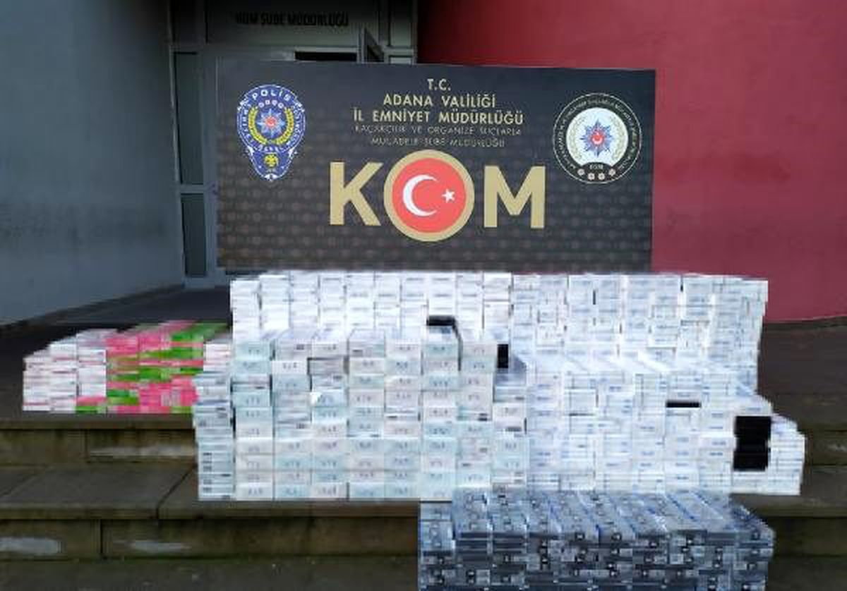 Adana\'da, minibüste 4 bin 590 paket kaçak sigara ele geçirildi
