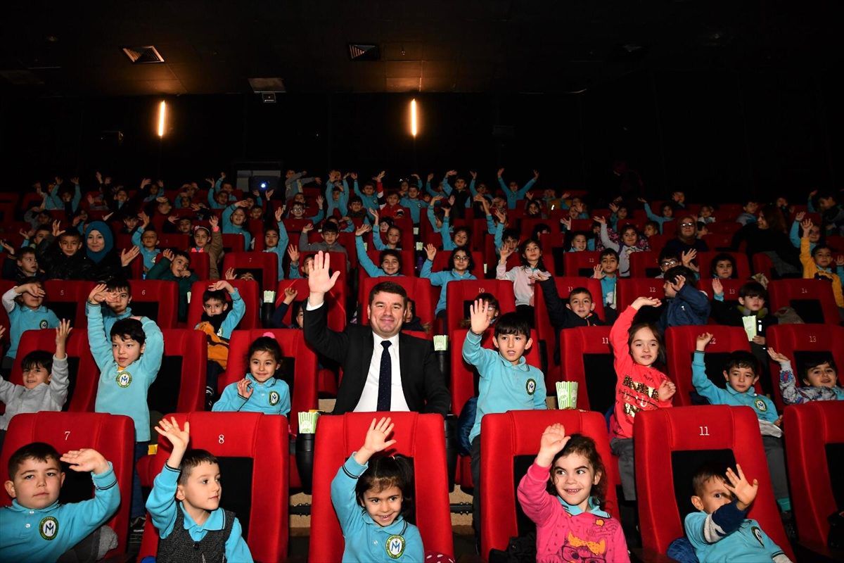Aksaray Belediyesi öğrenciler sinemayla buluşturdu