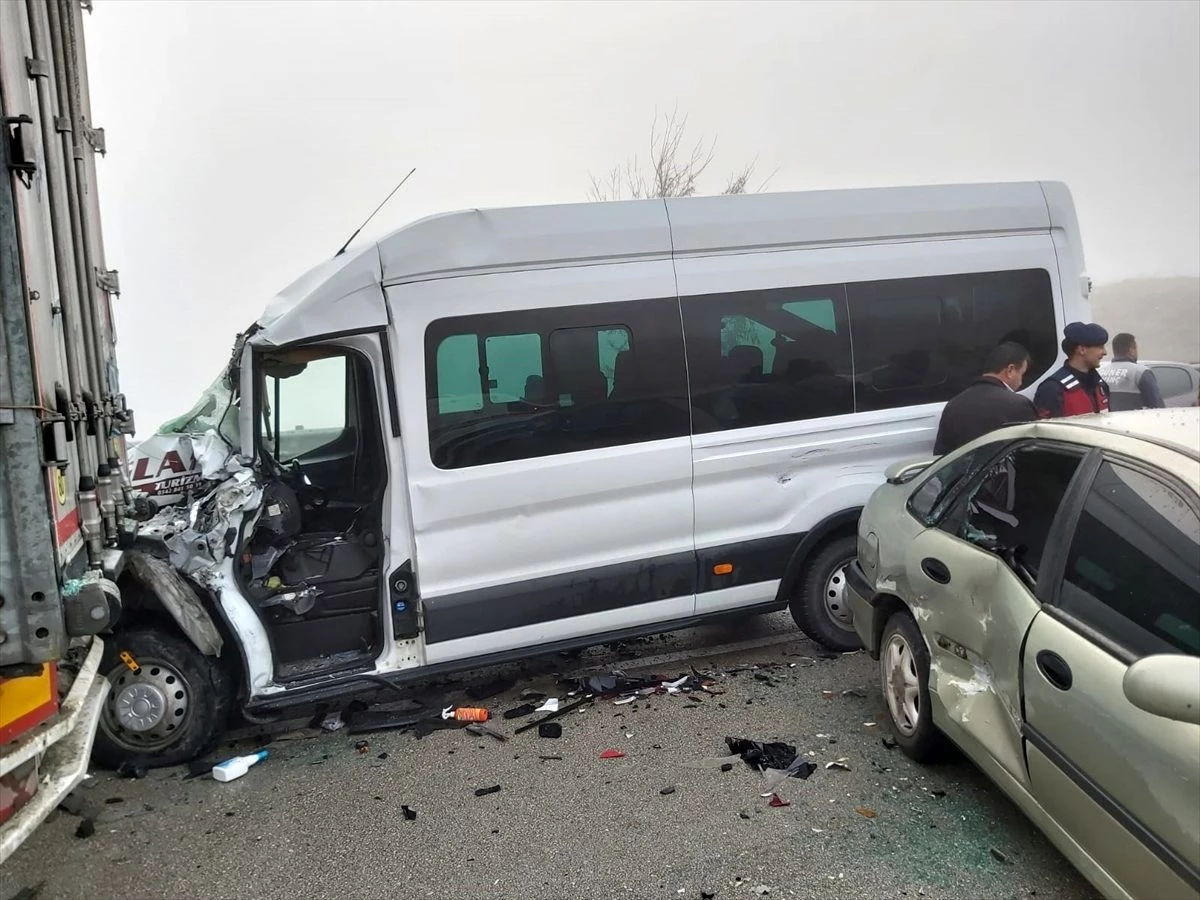 Amasya\'da zincirleme trafik kazası: 7 yaralı