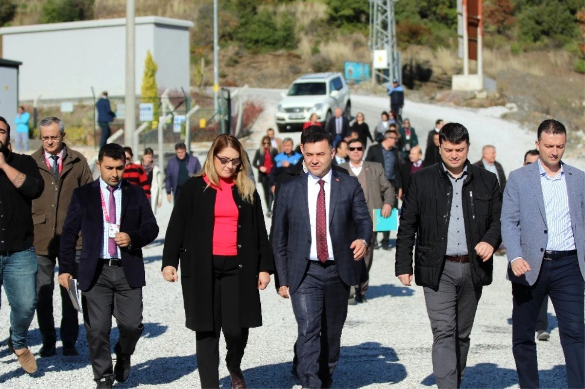 Başkan Yücel Meclis Üyelerine Batı Alanya\'daki projelerini tanıttı