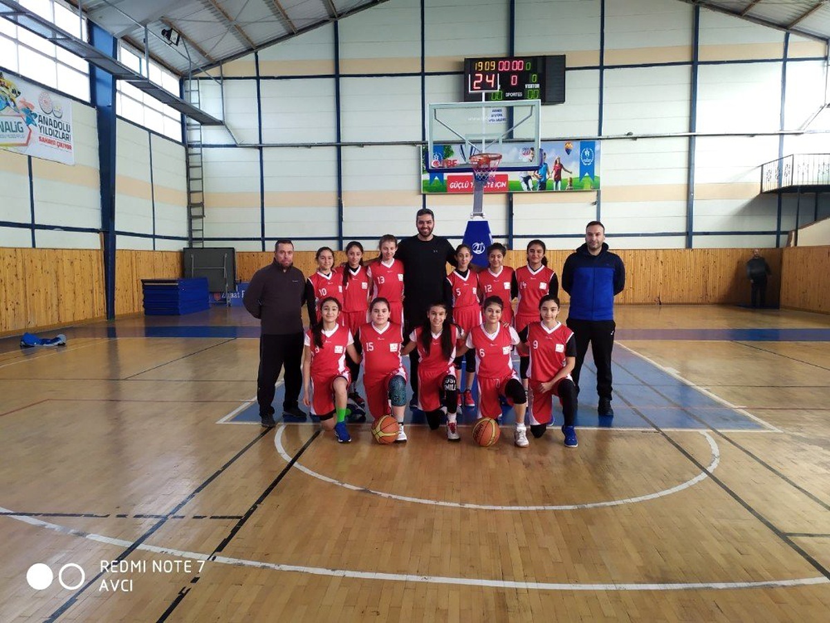 Basketbol Takımları Çeyrek Final Hazırlıklarını Sürdürüyor