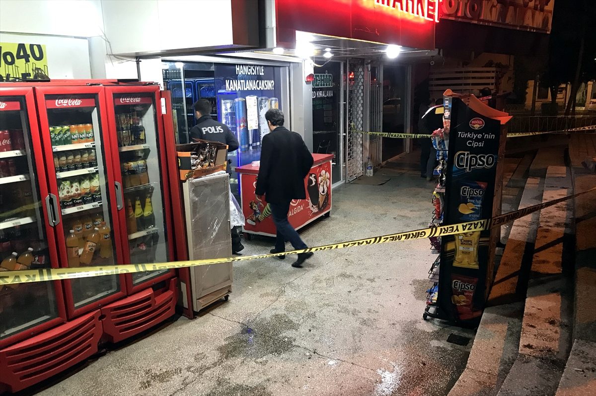 Bursa\'da silahla market soyan kişinin yakalanması için çalışma başlatıldı